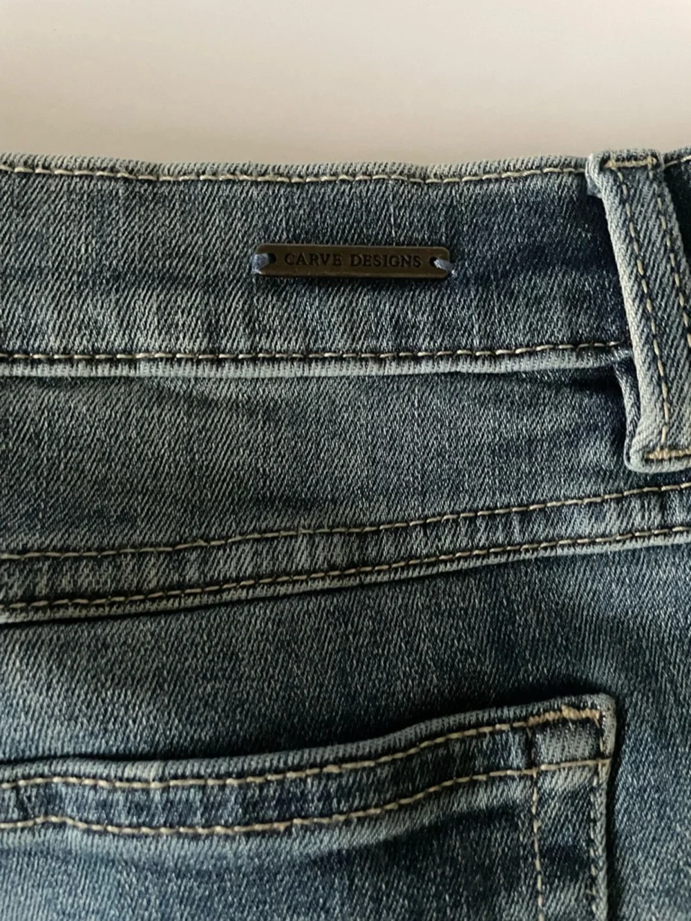 Carve Designs Maui Denim Shorts Favorite Fade Size 14 NWOT - Picture 3 of 8